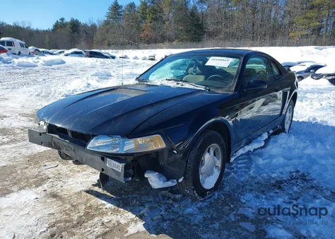 2000 Ford Mustang z USA, uszkodzony, nr VIN 1FAFP4046YF238109
